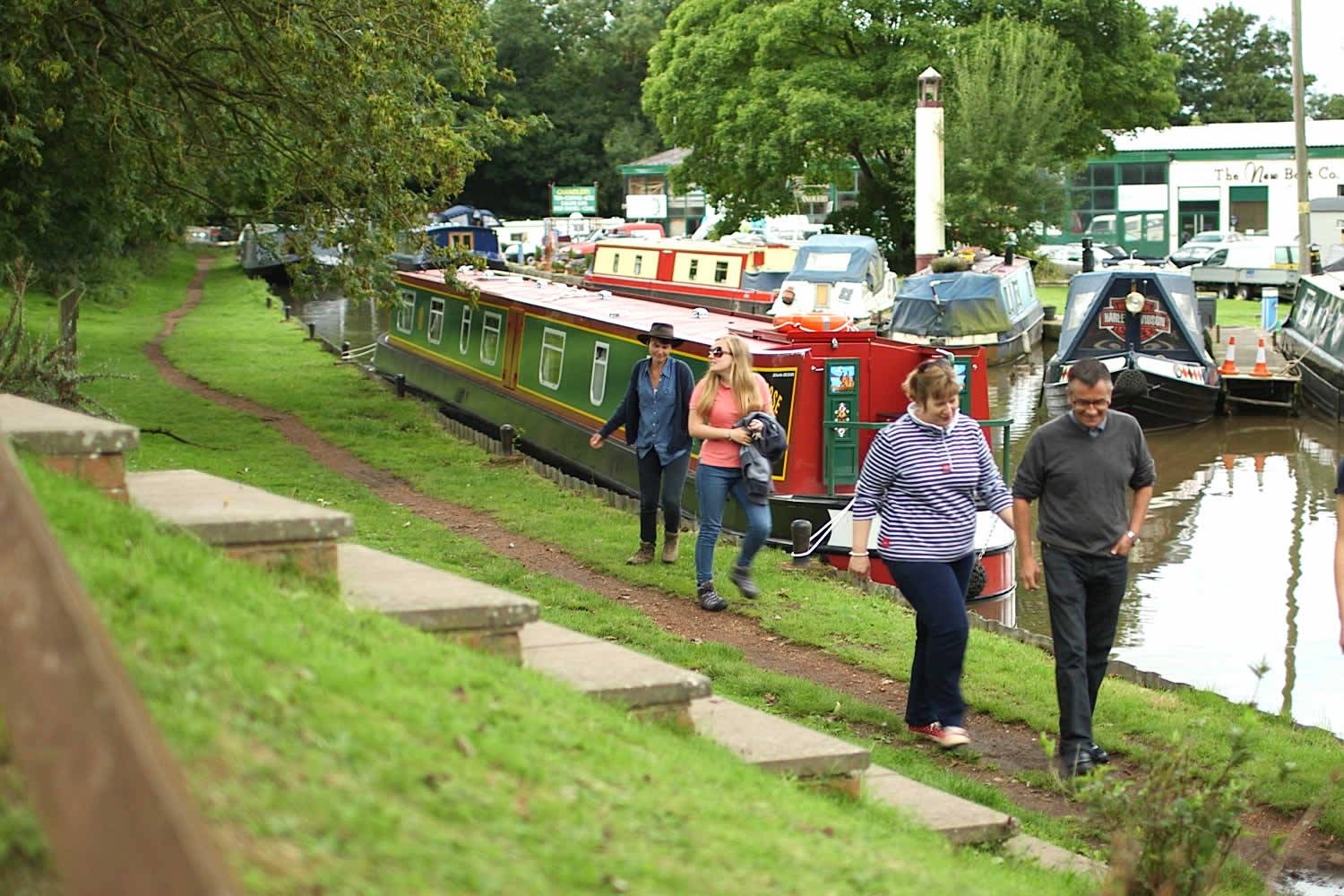 Enjoy a Narrow Boat Holiday